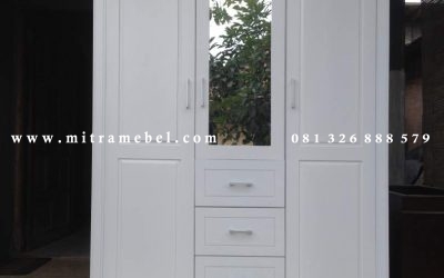 Lemari Pakaian 3 Pintu Minimalis