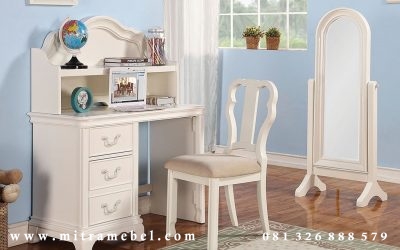 Meja Belajar Minimalis Klasik