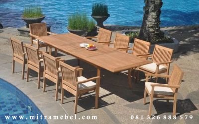 Meja Kursi Outdoor Kayu Jati Tepi Kolam